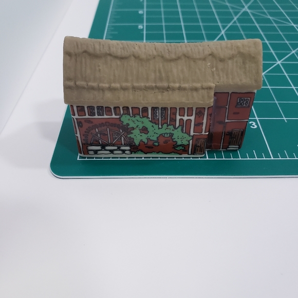 Wade England Figurines Whimsey on Why Watermill #14 - Picture 9 of 12